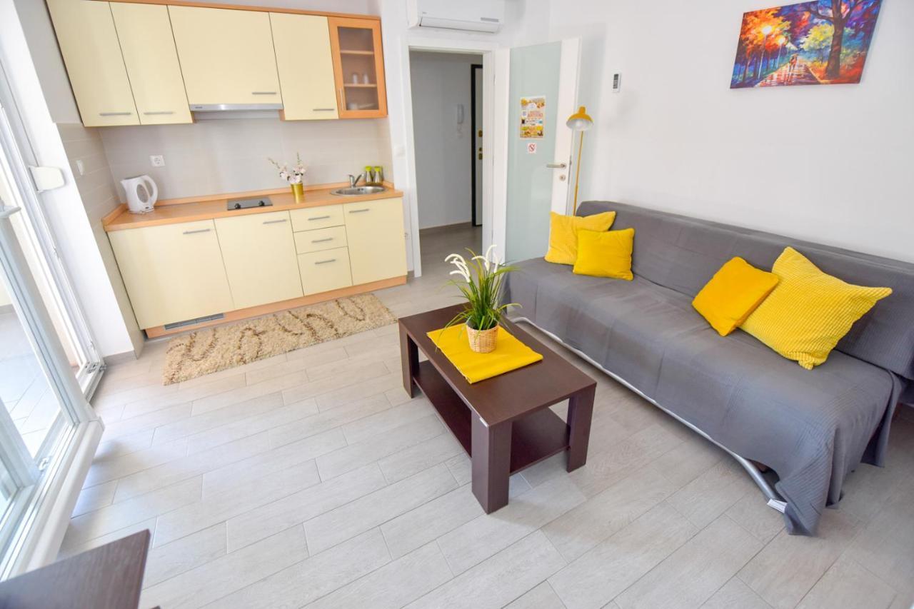 Apartments Yoko Novalja Exterior photo