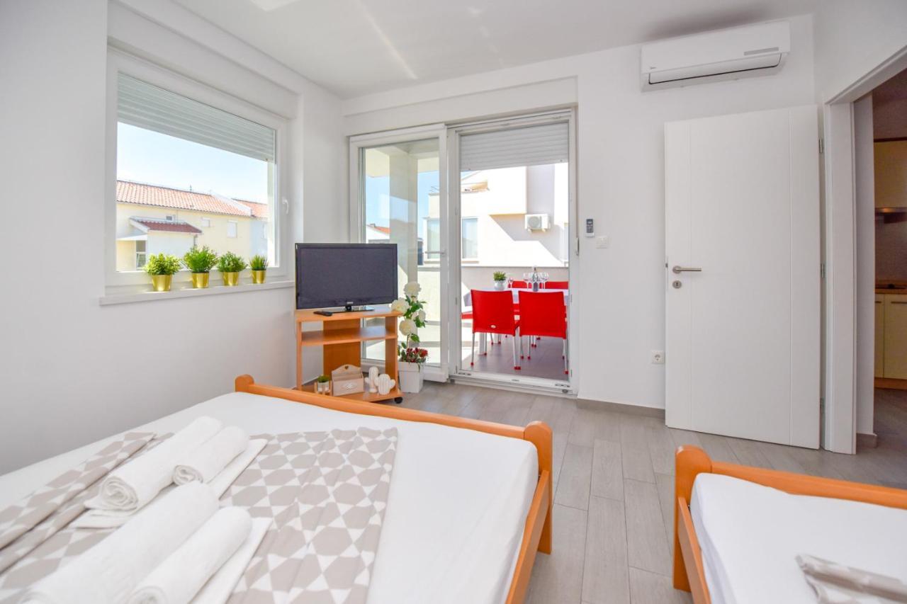 Apartments Yoko Novalja Exterior photo