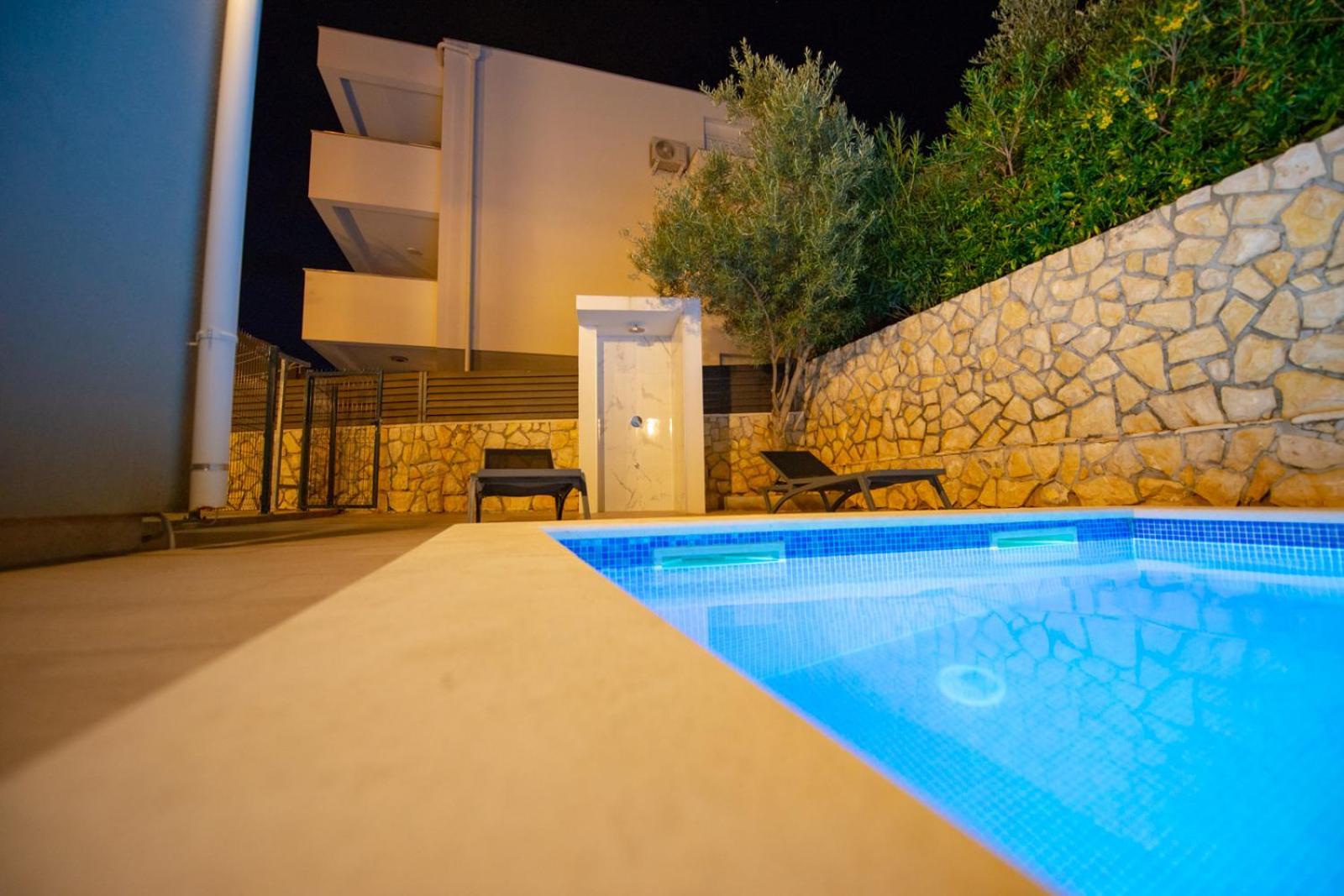 Apartments Yoko Novalja Exterior photo