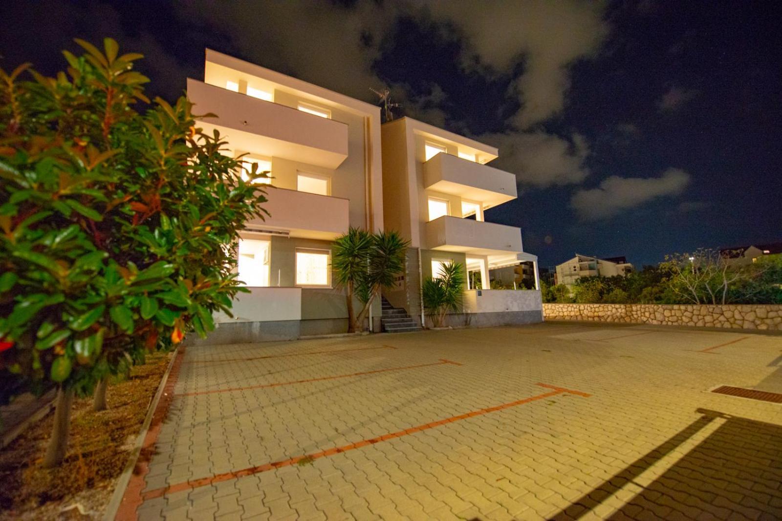 Apartments Yoko Novalja Exterior photo